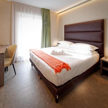 Albergo Giuan Taggia Exterior foto