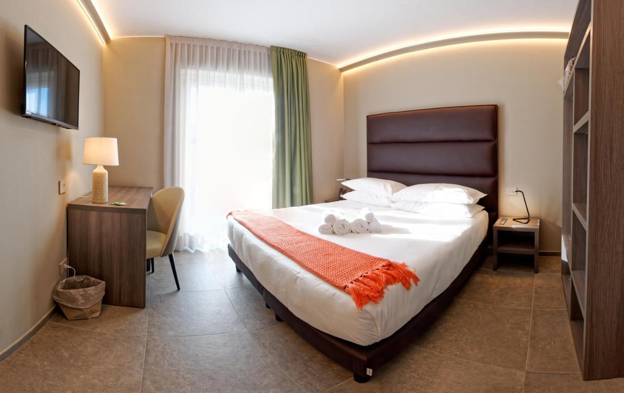 Albergo Giuan Taggia Exterior foto