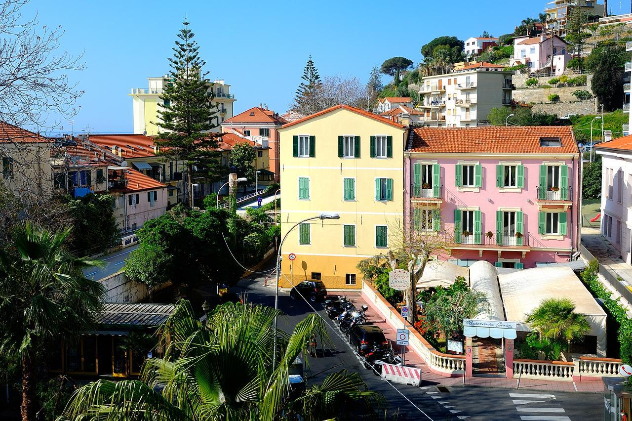 Albergo Giuan Taggia Exterior foto