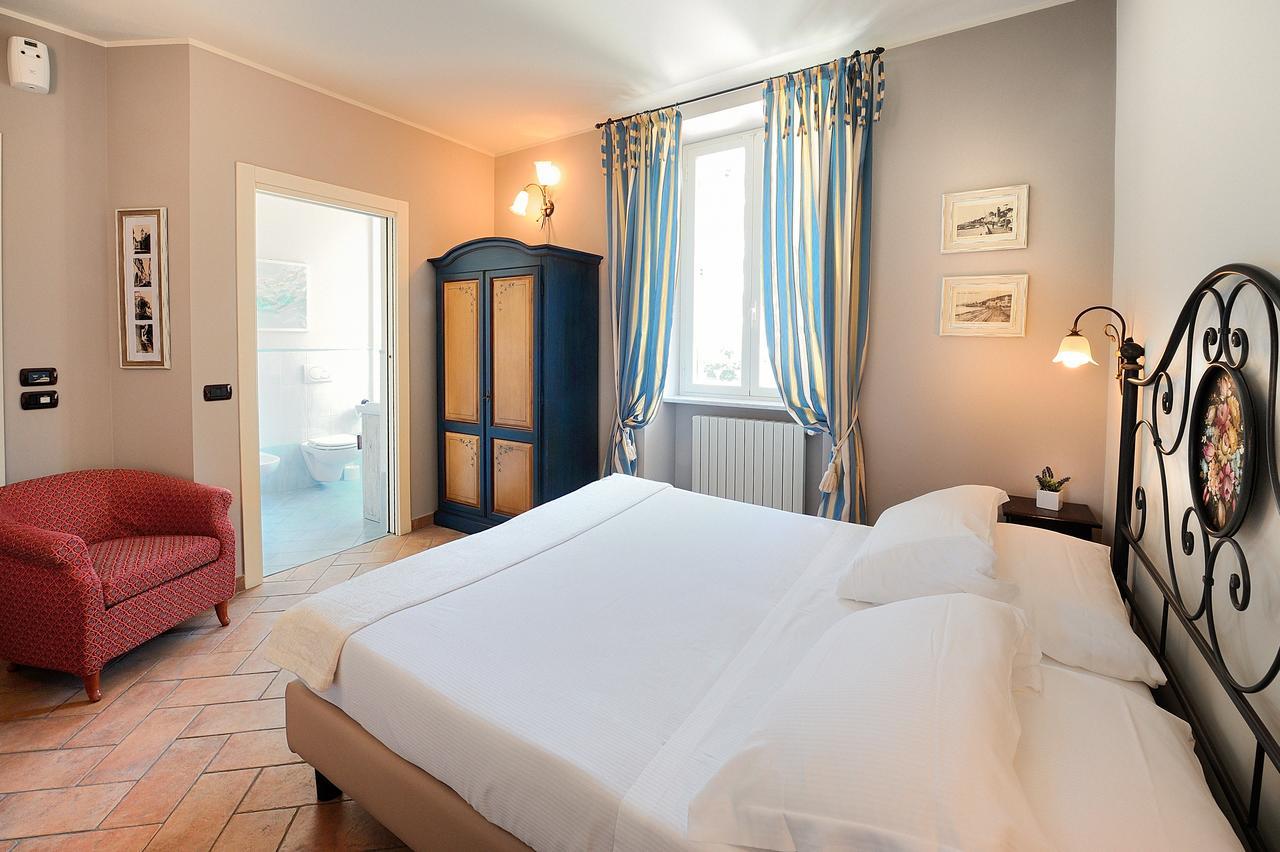 Albergo Giuan Taggia Exterior foto