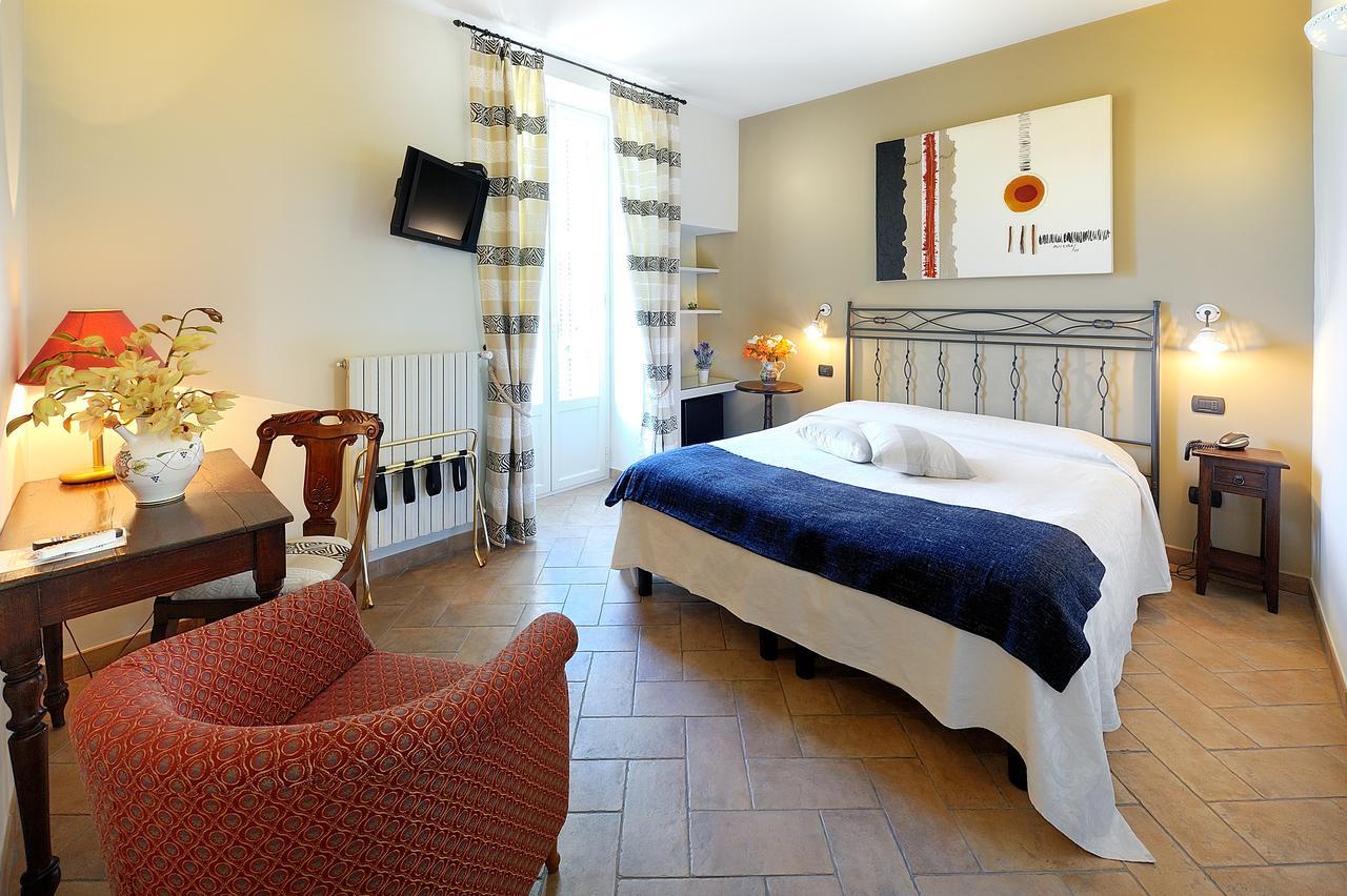 Albergo Giuan Taggia Exterior foto