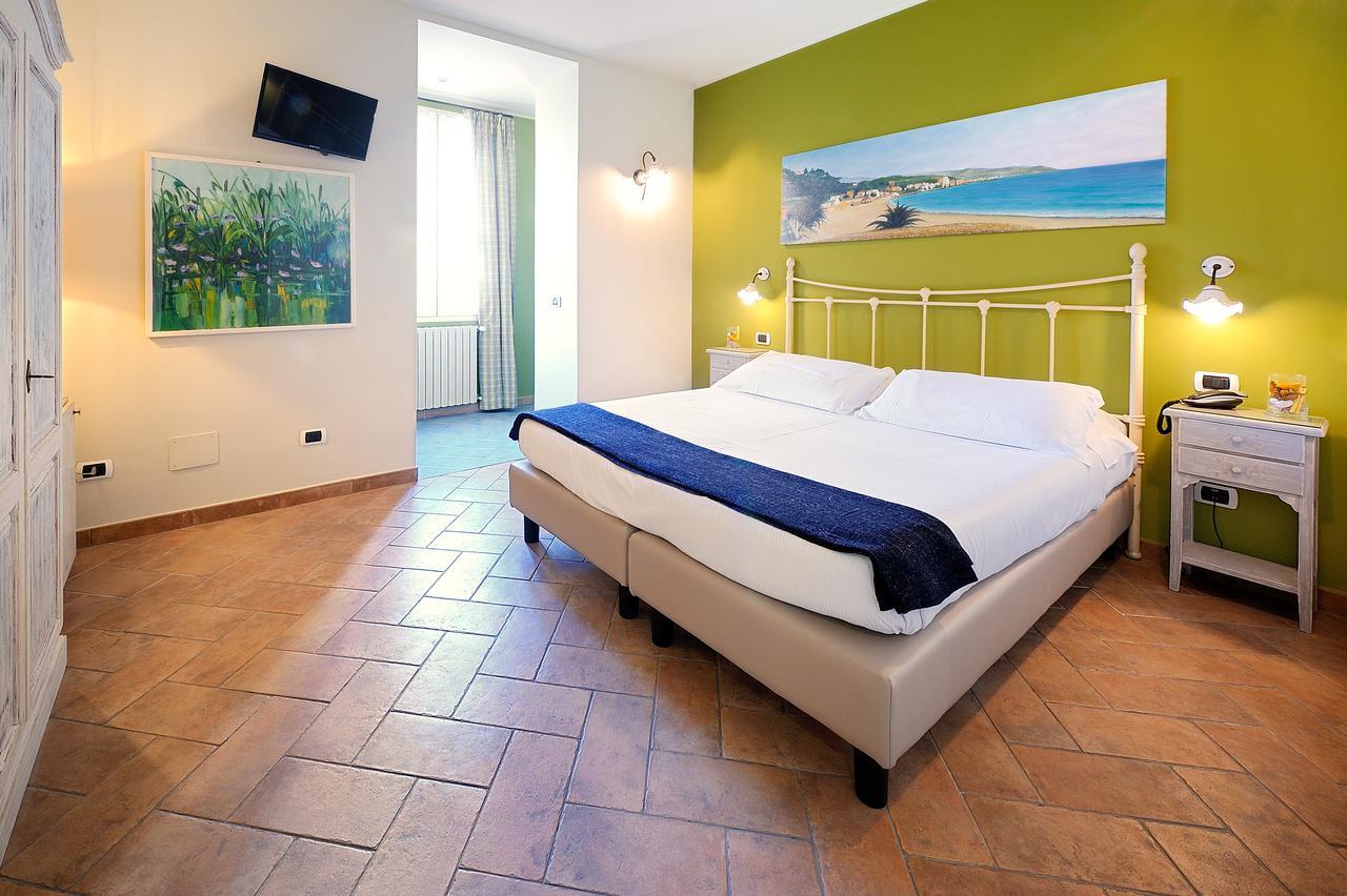 Albergo Giuan Taggia Exterior foto