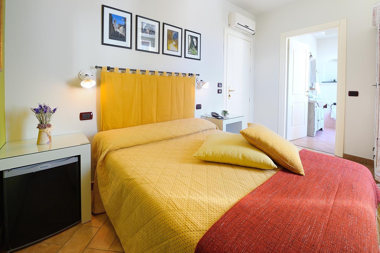Albergo Giuan Taggia Exterior foto