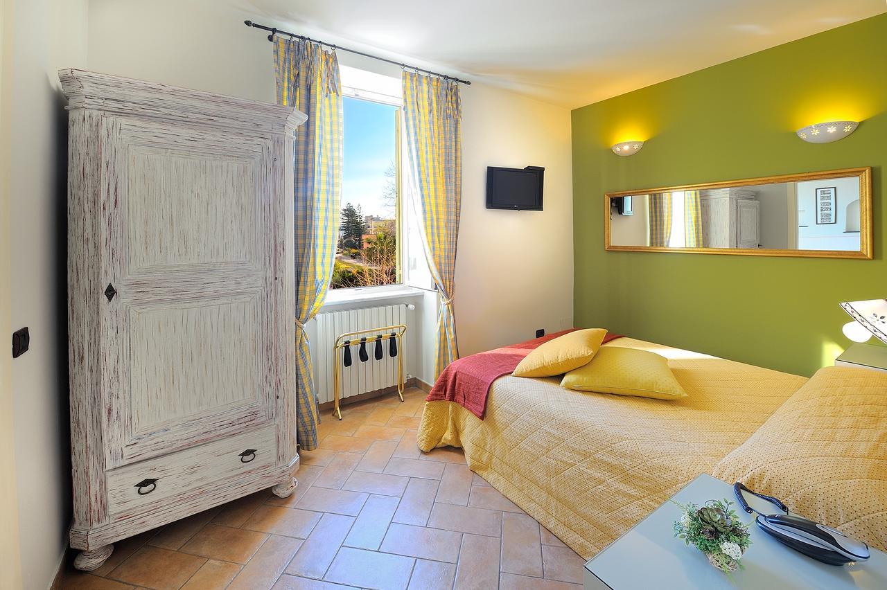 Albergo Giuan Taggia Exterior foto